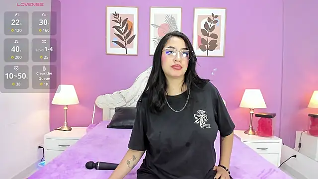 YayaQueen online show from June 2026 11:57:02 AM