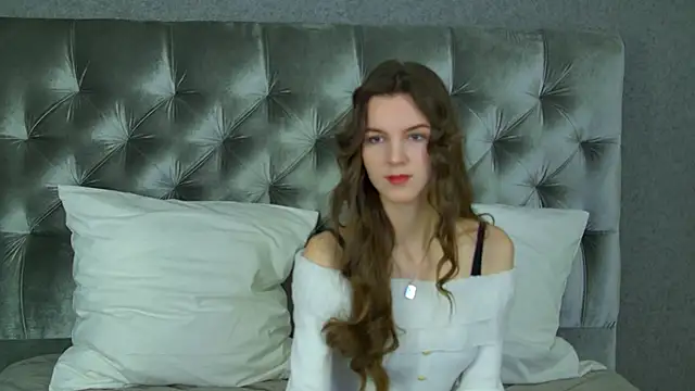 Snapshot of AmaliaLima chatting on April 2026 04:06:02 AM AmaliaLima online show from April 2026 04:06:02 AM