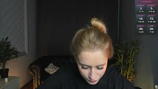 Snapshot of Mickey_Milk chatting on April 2026 08:09:01 PM Mickey Milk online show from April 2026 08:09:01 PM