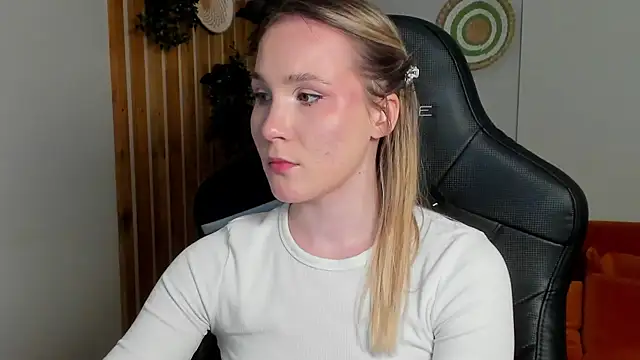 Snapshot of ElaraVoltage chatting on March 2026 01:15:02 PM ElaraVoltage online show from March 2026 01:15:02 PM