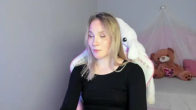 Snapshot of ElaraVoltage chatting on March 2026 05:07:01 PM ElaraVoltage online show from March 2026 05:07:01 PM