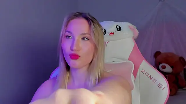 Snapshot of ElaraVoltage chatting on April 2026 05:44:01 PM ElaraVoltage online show from April 2026 05:44:01 PM