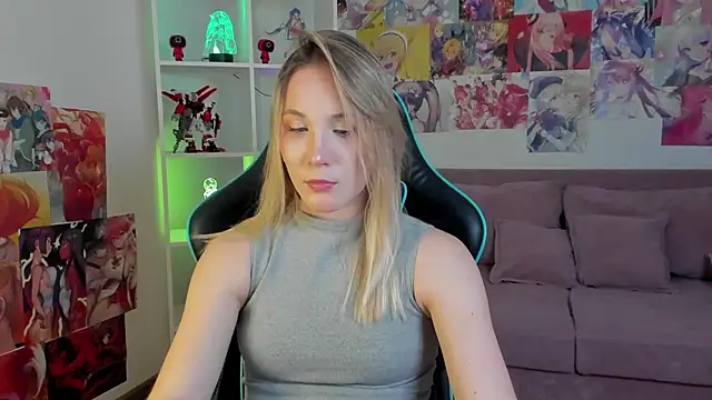 Snapshot of ElaraVoltage chatting on April 2026 05:42:02 PM ElaraVoltage online show from April 2026 05:42:02 PM