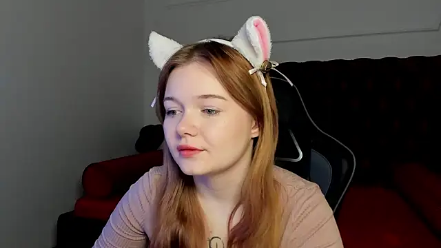 Snapshot of ElinaVale chatting on April 2026 05:10:01 AM ElinaVale online show from April 2026 05:10:01 AM