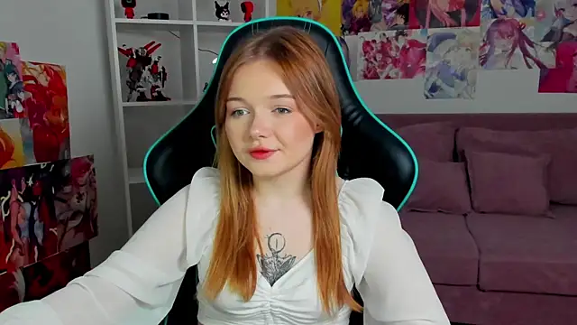 Snapshot of ElinaVale chatting on April 2026 05:17:02 PM ElinaVale online show from April 2026 05:17:02 PM