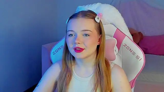 Snapshot of ElinaVale chatting on May 2026 05:19:01 PM ElinaVale online show from May 2026 05:19:01 PM