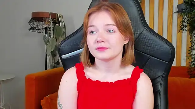 Snapshot of ElinaVale chatting on July 2026 05:14:01 AM ElinaVale online show from July 2026 05:14:01 AM