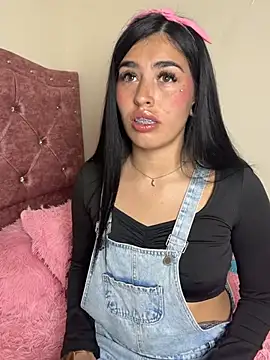 Snapshot of Charlothe1 chatting on April 2026 12:48:02 AM Charlothe1 online show from April 2026 12:48:02 AM