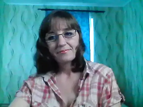 Alisaprice077 online show from April 2026 08:59:01 AM
