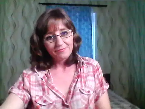 Alisaprice077 online show from April 2026 01:41:01 PM