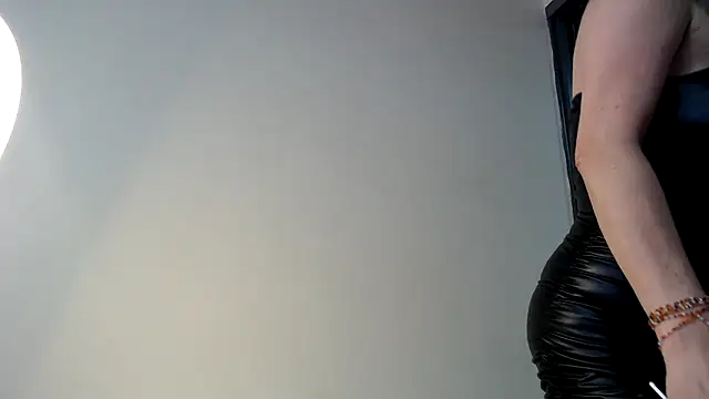 Snapshot of SammyAlexxandra chatting on May 2026 08:17:02 PM SammyAlexxandra online show from May 2026 08:17:02 PM