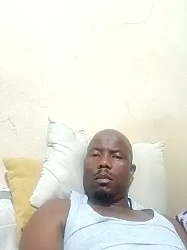 Snapshot of Zolani003 chatting on May 2026 07:44:02 PM Zolani003 online show from May 2026 07:44:02 PM
