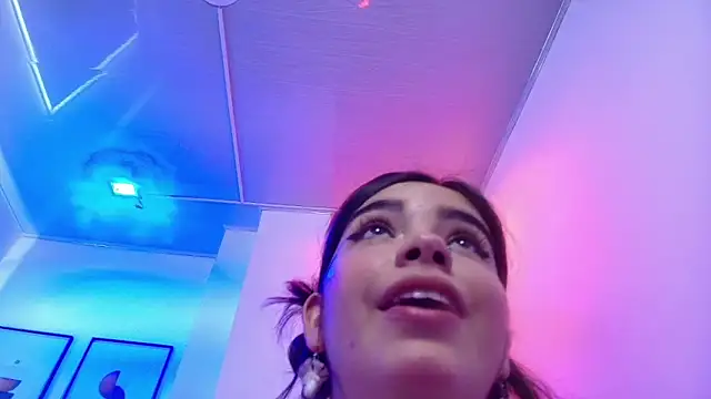 Daphne glas online show from March 2026 11:25:02 AM