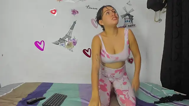 Katty-Rouse online show from April 2026 11:11:02 PM