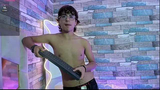 JUSTIN TAY1 online show from March 2026 11:32:01 AM