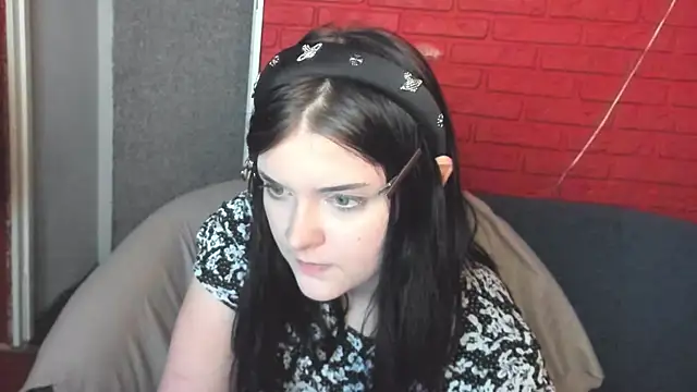 EsterTwilight online show from April 2026 03:49:01 PM