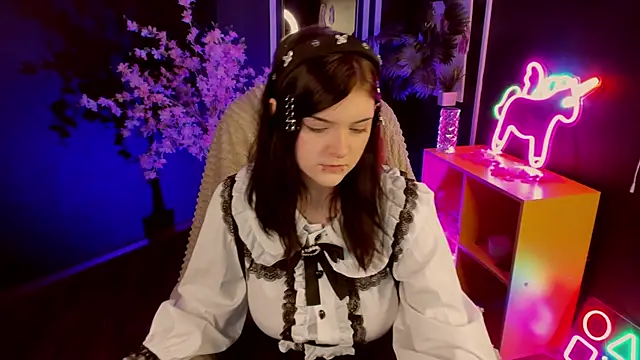 EsterTwilight online show from April 2026 04:11:01 PM