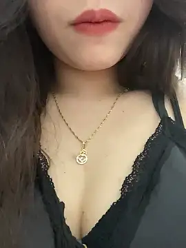 Snapshot of Lyn_baby chatting on April 2026 01:00:02 AM Lyn baby online show from April 2026 01:00:02 AM