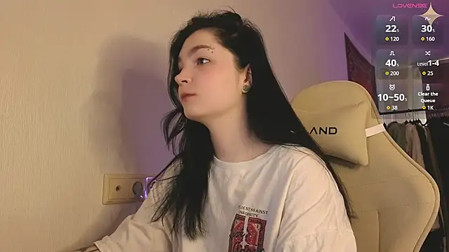 Snapshot of Luna_Moon13 chatting on April 2026 01:11:01 AM Luna Moon13 online show from April 2026 01:11:01 AM