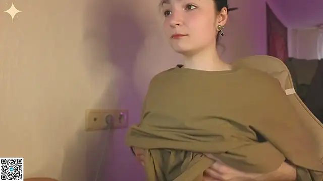 Snapshot of Luna_Moon13 chatting on April 2026 12:44:02 AM Luna Moon13 online show from April 2026 12:44:02 AM