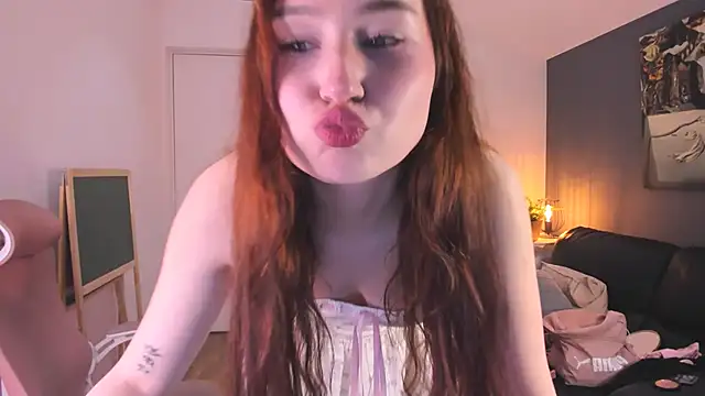 Elvessa Aura online show from May 2026 11:35:02 PM