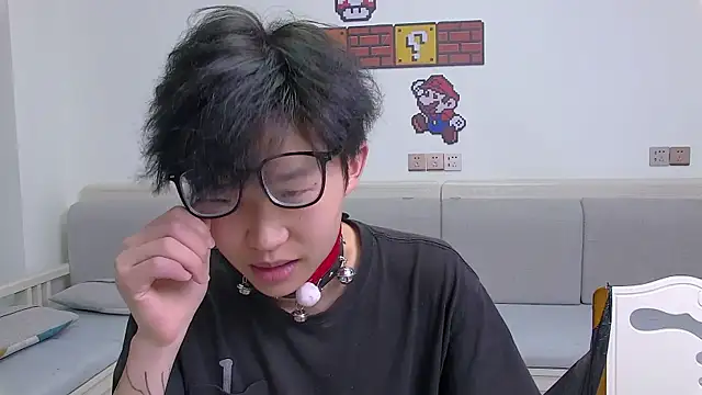 Snapshot of Chili-001 chatting on April 2026 11:05:01 AM Chili-001 online show from April 2026 11:05:01 AM