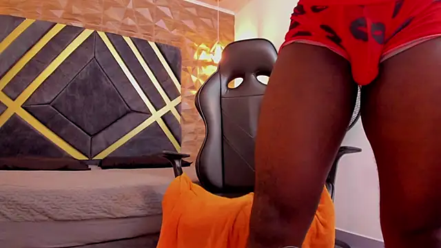 Snapshot of Oliver_Laurent_ chatting on April 2026 11:27:01 PM Oliver Laurent online show from April 2026 11:27:01 PM