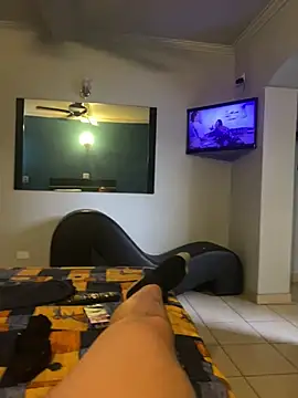 cornewee20 online show from April 2026 06:03:02 PM