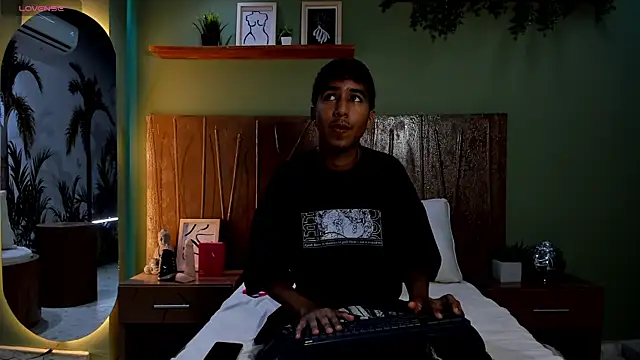 Ender h0tt online show from July 2026 08:59:02 PM