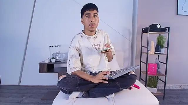 Ender h0tt online show from August 2026 09:25:01 PM