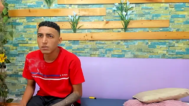 Snapshot of Hot_blowjobs_ chatting on April 2026 09:01:02 PM Hot blowjobs online show from April 2026 09:01:02 PM