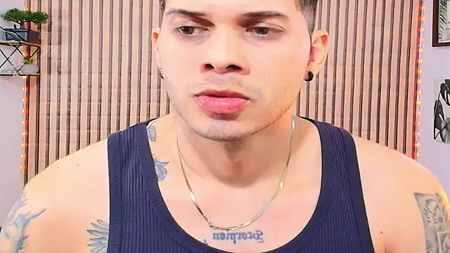 Snapshot of johan_speitzer chatting on April 2026 12:53:01 AM johan speitzer online show from April 2026 12:53:01 AM