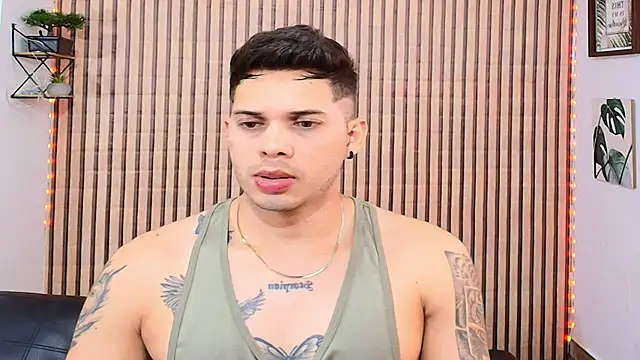 Snapshot of johan_speitzer chatting on April 2026 11:21:02 PM johan speitzer online show from April 2026 11:21:02 PM