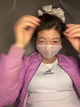 Bling-pusy online show from March 2026 12:32:01 PM