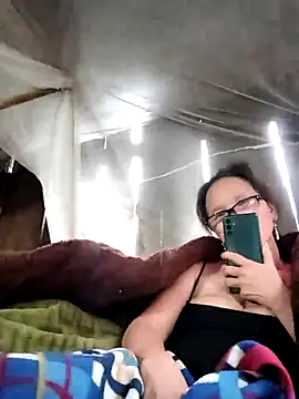 Snapshot of Tina6886 chatting on March 2026 09:09:02 AM Tina6886 online show from March 2026 09:09:02 AM