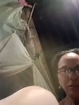 Snapshot of Tina6886 chatting on March 2026 09:43:01 AM Tina6886 online show from March 2026 09:43:01 AM