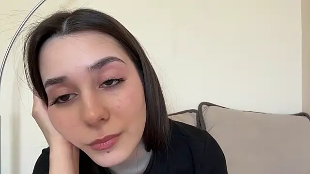 AdeleVelvet online show from April 2026 11:08:01 AM