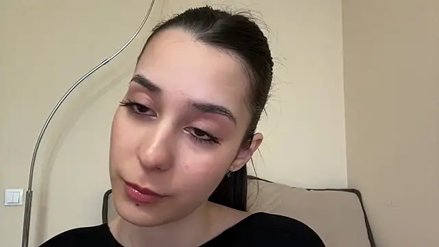 AdeleVelvet online show from April 2026 10:46:02 AM