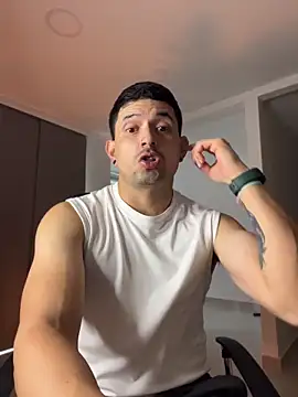 TroyeSavage online show from April 2026 09:48:02 PM