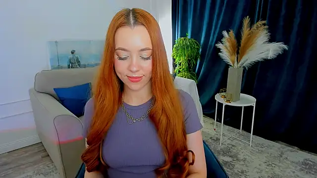 Snapshot of BloomAndFun chatting on May 2026 07:33:01 PM BloomAndFun online show from May 2026 07:33:01 PM