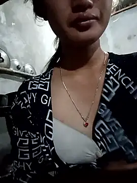 Snapshot of Rosie-LoveU chatting on March 2026 10:57:02 PM Rosie-LoveU online show from March 2026 10:57:02 PM