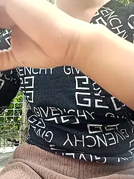 Snapshot of Rosie-LoveU chatting on April 2026 12:26:02 AM Rosie-LoveU online show from April 2026 12:26:02 AM