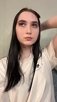 HolyRayLove online show from April 2026 06:05:02 PM