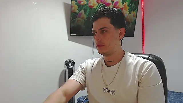 JUAN CAMILOXXX online show from March 2026 02:28:01 AM