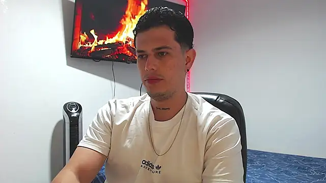 JUAN CAMILOXXX online show from March 2026 03:12:01 AM