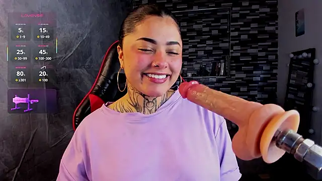 Snapshot of Sophiia_cherry chatting on March 2026 10:35:01 PM Sophiia cherry online show from March 2026 10:35:01 PM