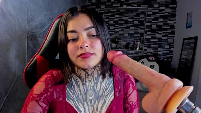 Snapshot of Sophiia_cherry chatting on May 2026 08:07:02 PM Sophiia cherry online show from May 2026 08:07:02 PM