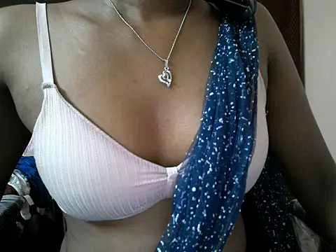 Snapshot of Couplehot00 chatting on April 2026 07:55:01 PM Couplehot00 online show from April 2026 07:55:01 PM