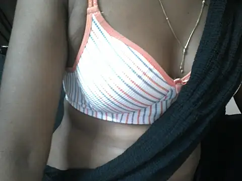 Snapshot of Couplehot00 chatting on May 2026 01:29:01 PM Couplehot00 online show from May 2026 01:29:01 PM