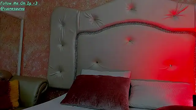 Snapshot of ThomasThundr chatting on April 2026 04:34:01 AM ThomasThundr online show from April 2026 04:34:01 AM